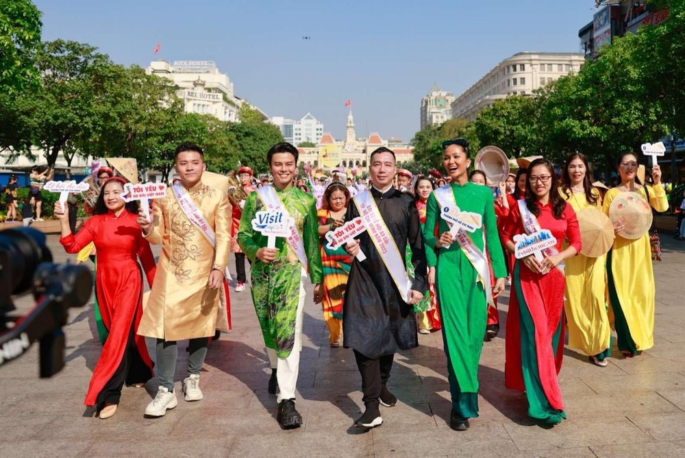 The vibrant parade of stunning Ao Dai designs in Ao Dai Festival 2023